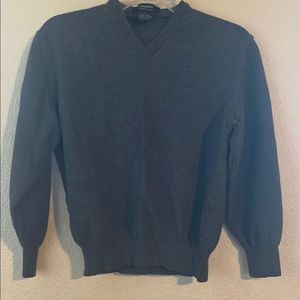 Men’s Large V-Neck Wool Sweater with Ribbed Cuffs